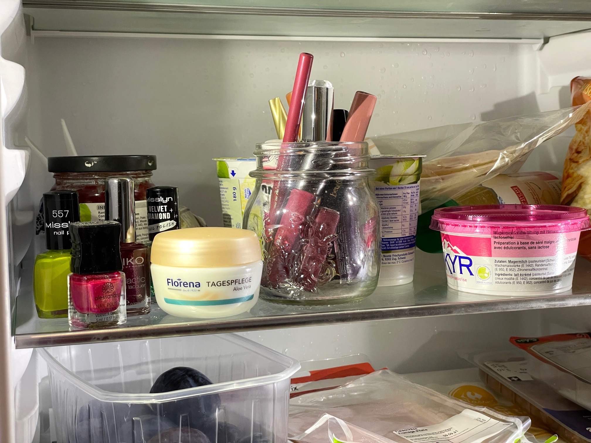Kühlschrank für Make-up – macht das Sinn? –